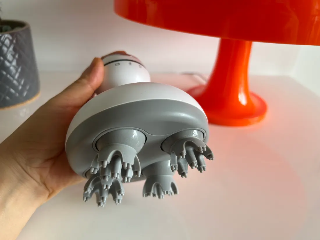 탈모 예방을 위한 두피 마사지기 