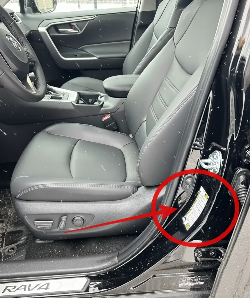 타이어-공기압-알려주는-스티커-위치